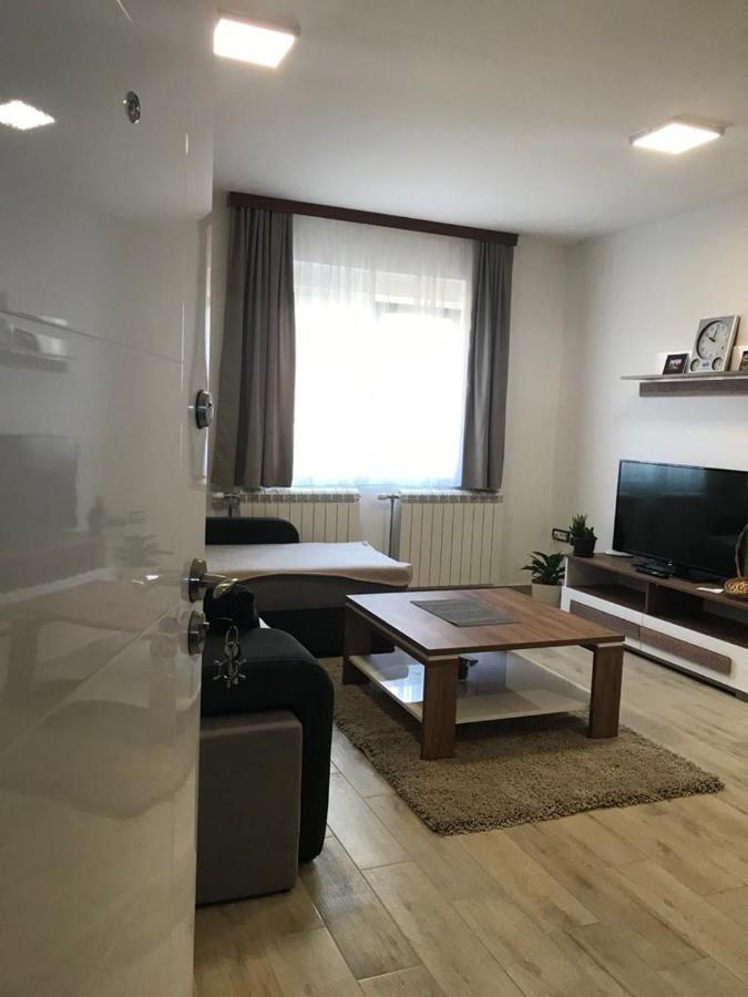 Mm Apartmani Belgrado Esterno foto